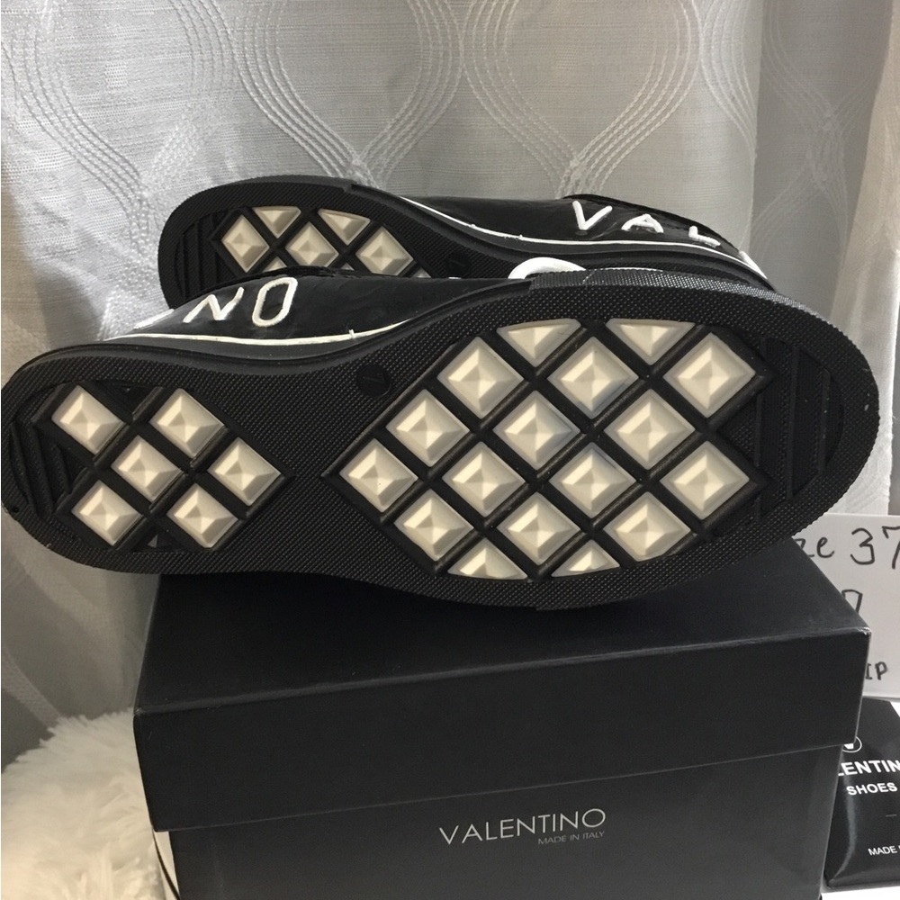 Valentino Black Patent and White Toe Cap Low-Top Sneakers - Picture 6 of 11